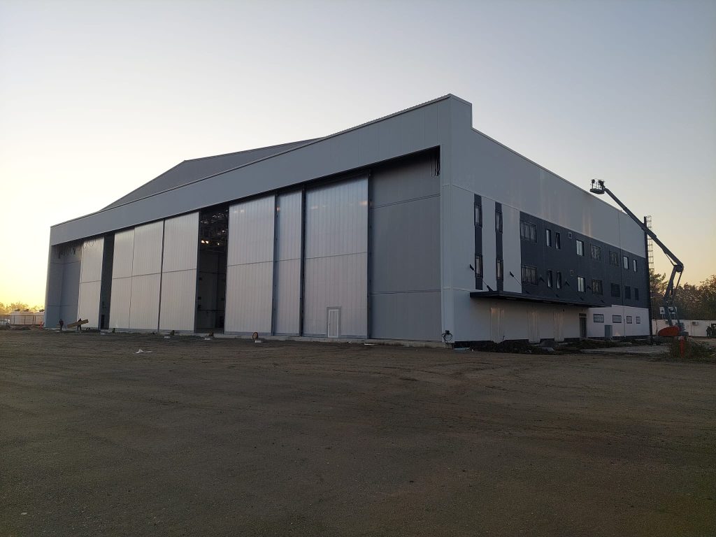 Großformatige Industrietore für Industriehallen und Hangars